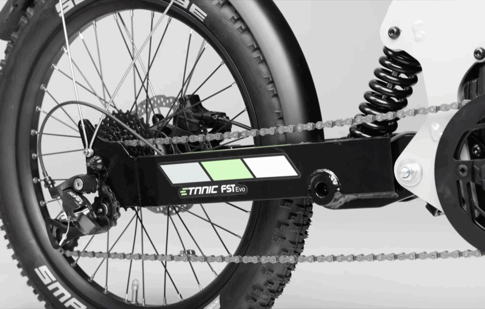 TRICICLO DE DOBLE SUSPENSIÓN ETNNIC FST EVO